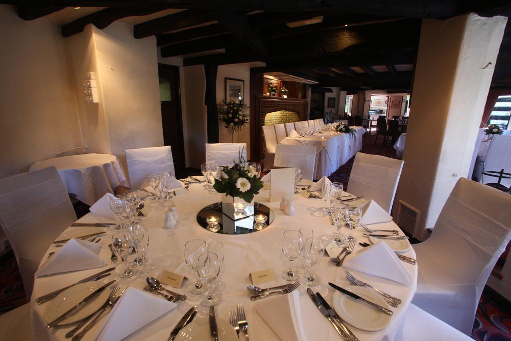 Thatchers East Horsley Exterior photo